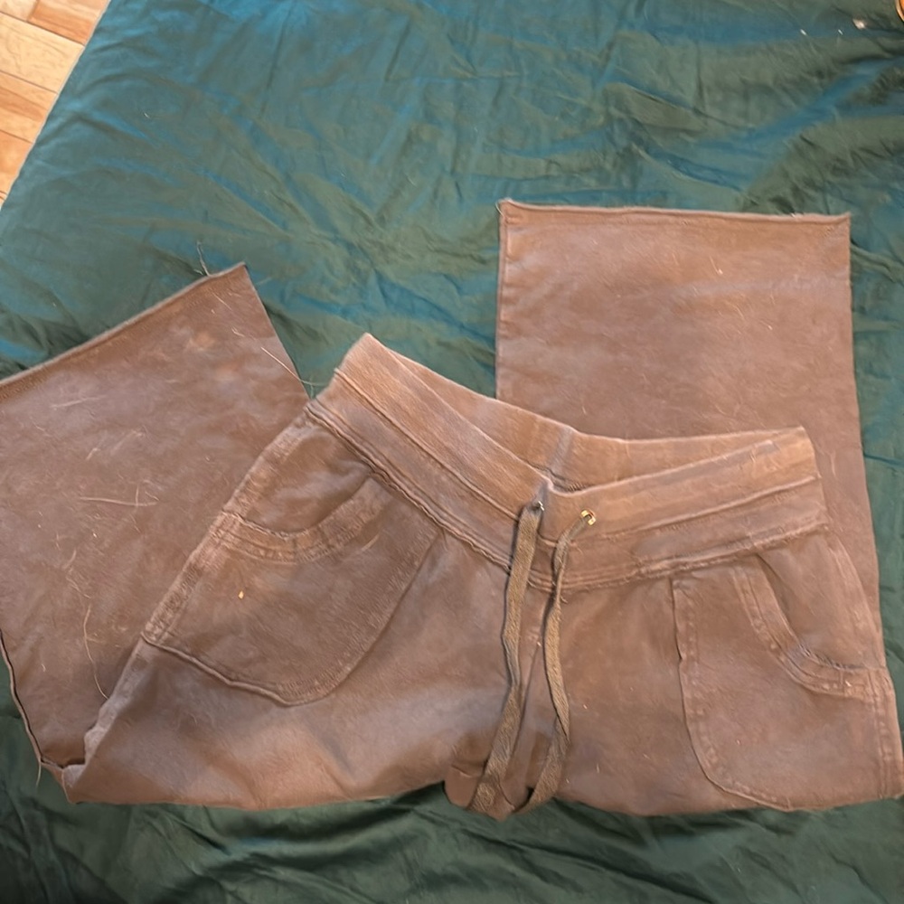 Charlotte Russe wide leg capris.  Size M.